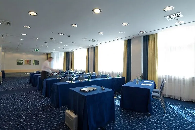 Nh Danube City Viena Áustria