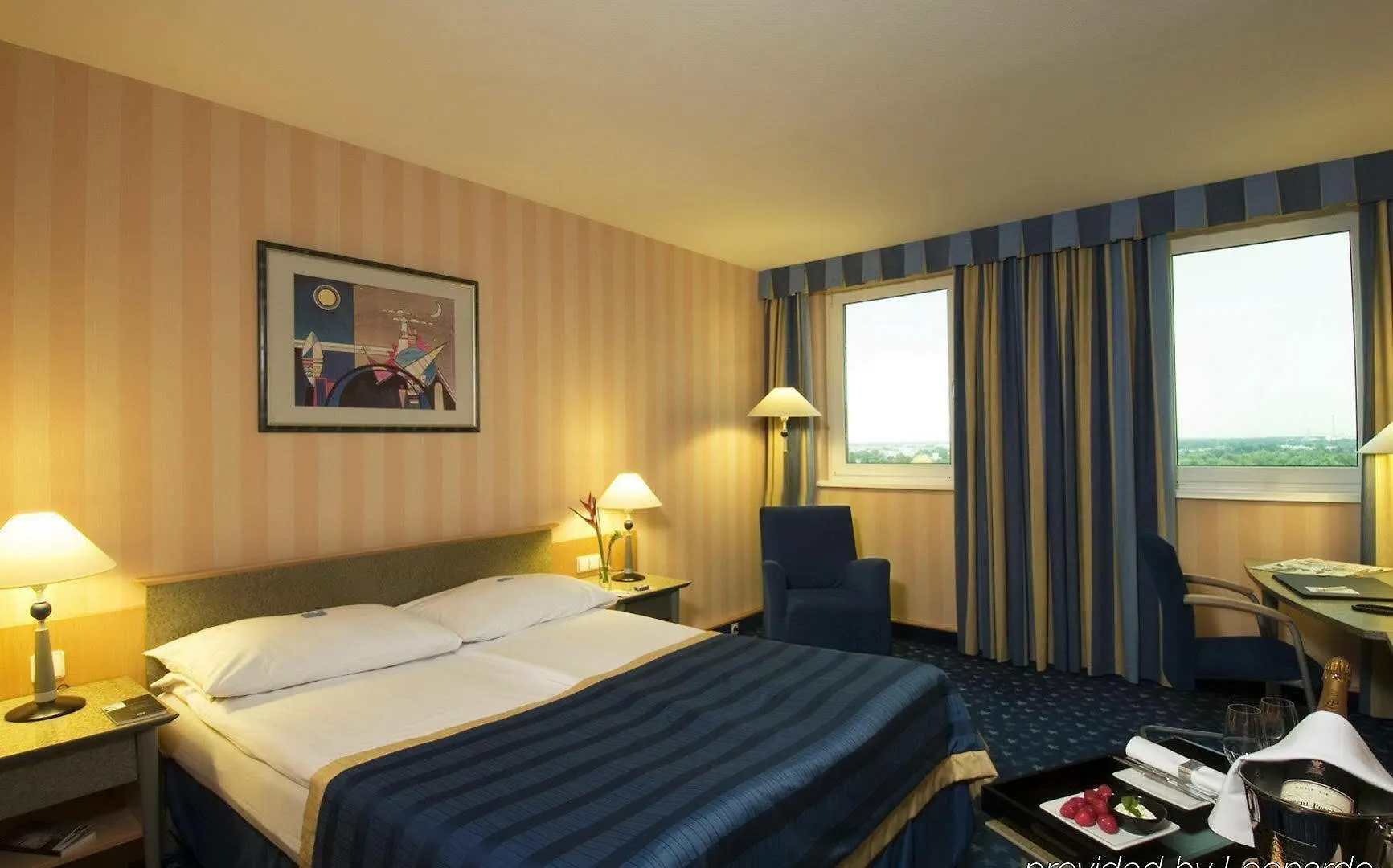 Nh Danube City Vienna Hotel