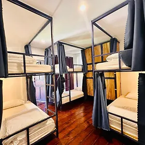 https://the-jam-hostel.hotelsluangprabang.com