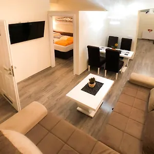 Deluxe Hotel