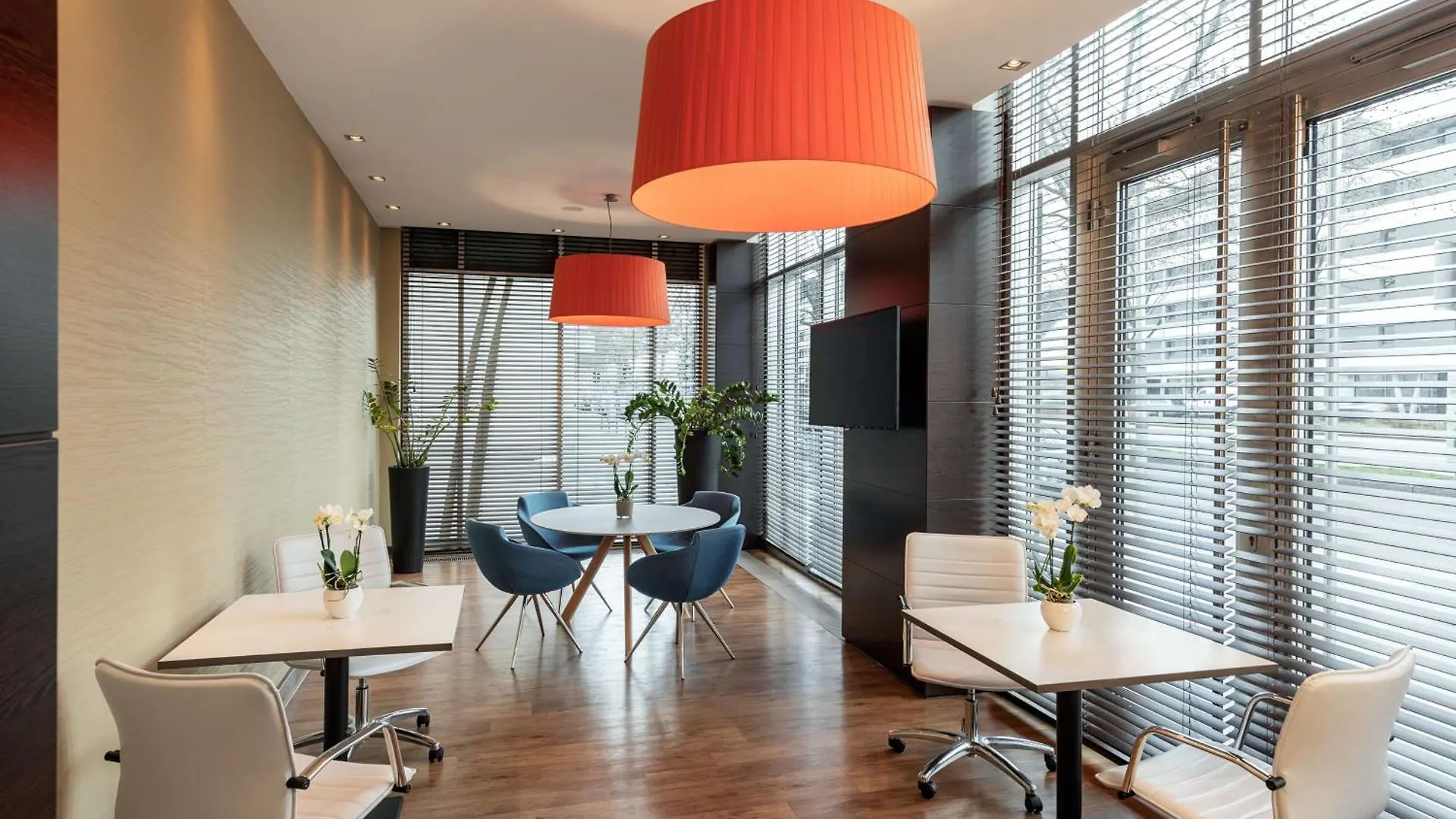 Nh Danube City Viena Hotel