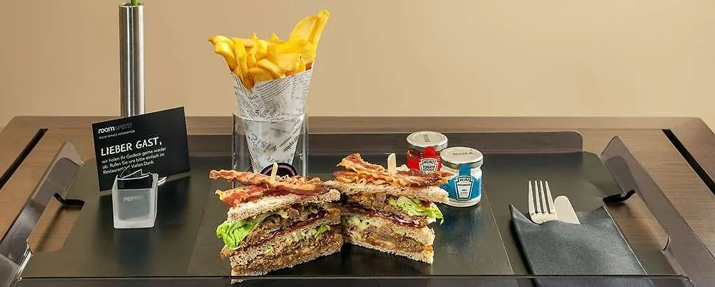 Nh Danube City Viena 4*,