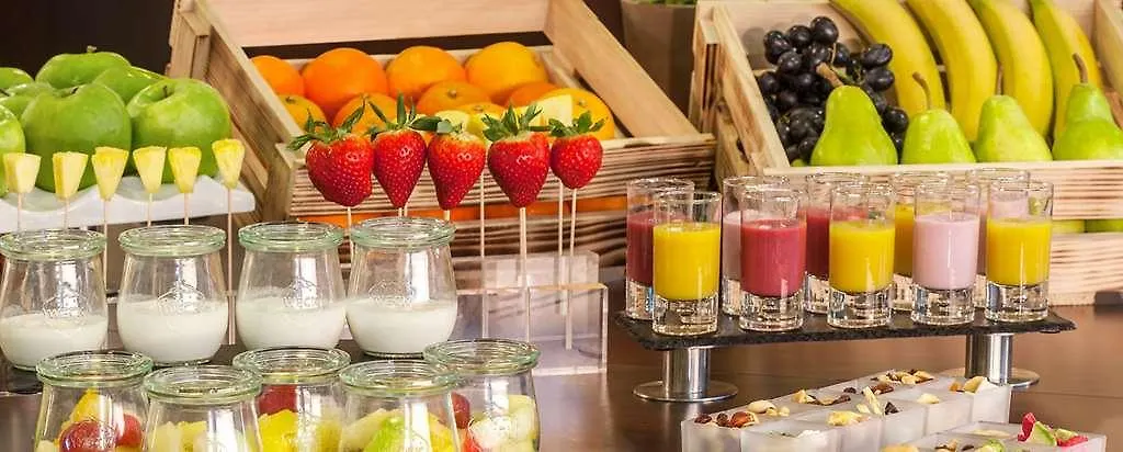 Nh Danube City Viena Hotel