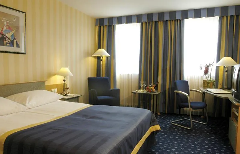 Hotel Nh Danube City Viena