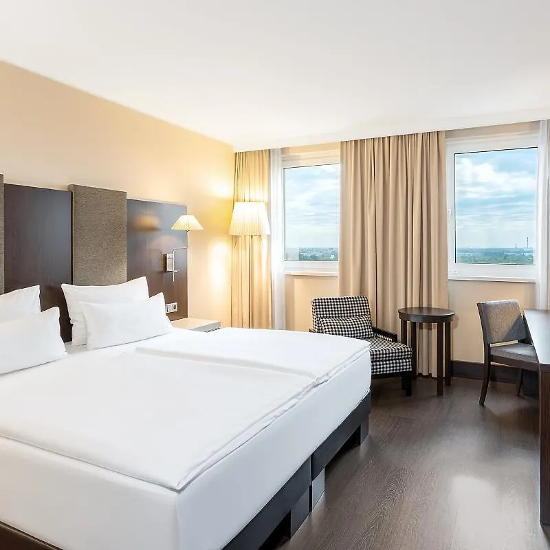 Nh Danube City Viena 4*,