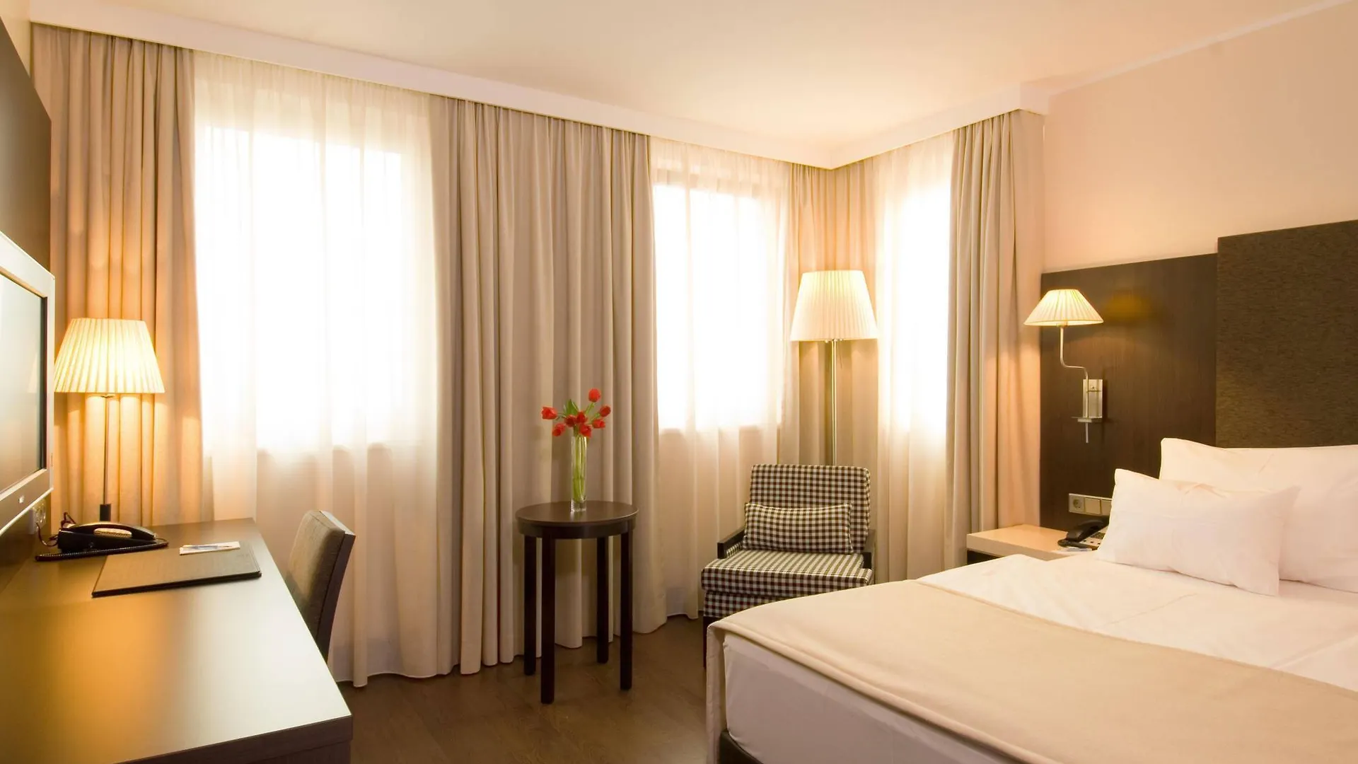 Nh Danube City Viena 4*,  Austria